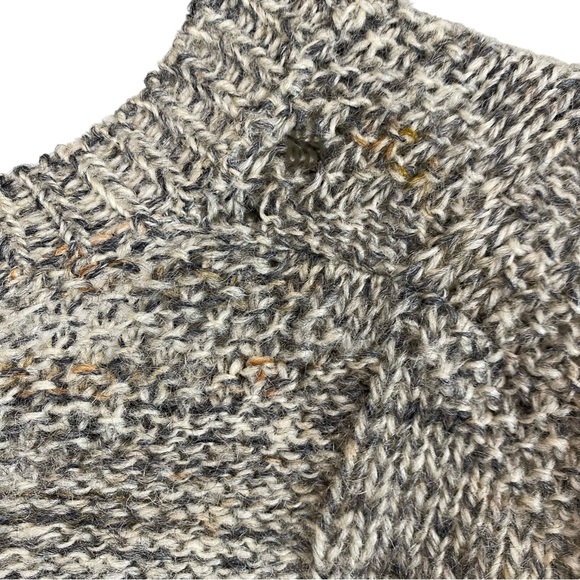 Vintage Pendleton Men’s 100% Virgin Wool V neck Sweater - Picture 5 of 8